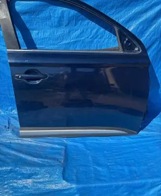 Mitsubishi Outlander Front door
