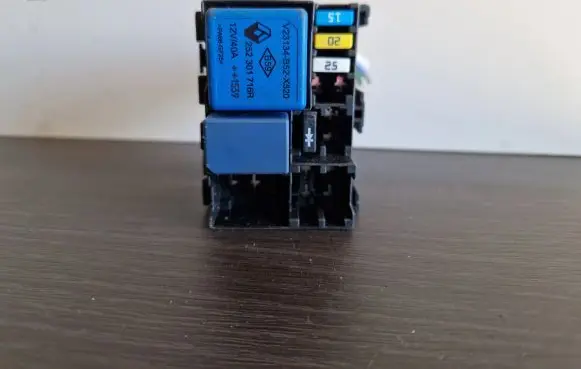 Renault Trafic III (X82) Fuse module NX82ENG SRRA00000 5200