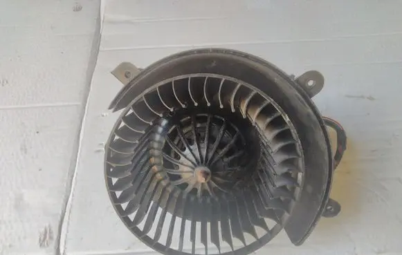 Opel Zafira B Heater fan/blower D9376000 A3370