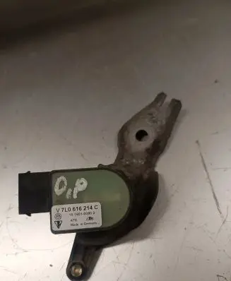 Headlight/headlamp level sensor
