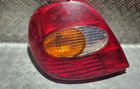 Toyota Avensis T220 Rear/tail lights 2328