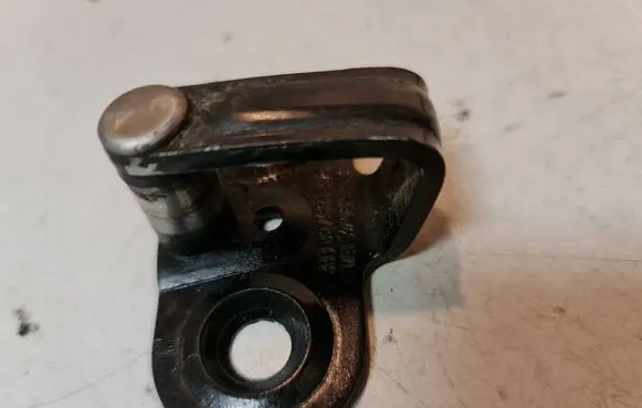 Volkswagen PASSAT B5 Trunk lock loop 333827511AC