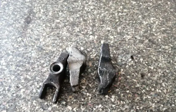 Opel Vectra C Fuel Injector clamp holder