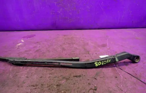 Audi A4 S4 B6 8E 8H Front wiper blade arm