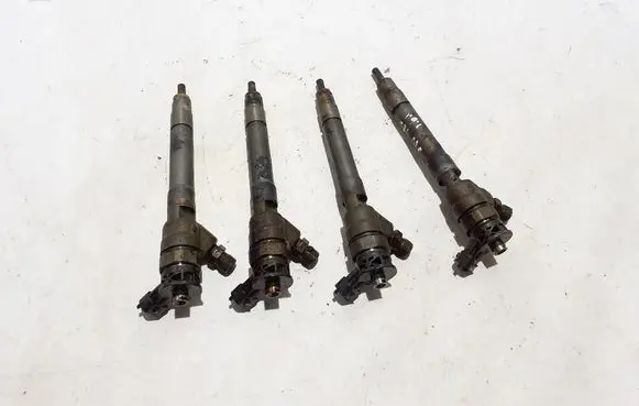 Opel Vivaro Fuel injector 0445110546