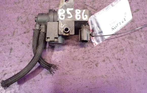 Toyota Corolla Verso E121 Vacuum valve 25819-0R010