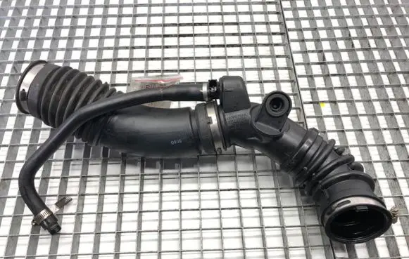 Jeep Grand Cherokee Air intake hose/pipe 68088275AB