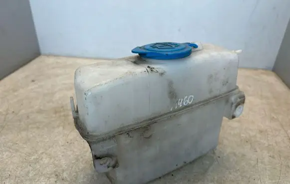 Suzuki Jimny Windshield washer fluid reservoir/tank 