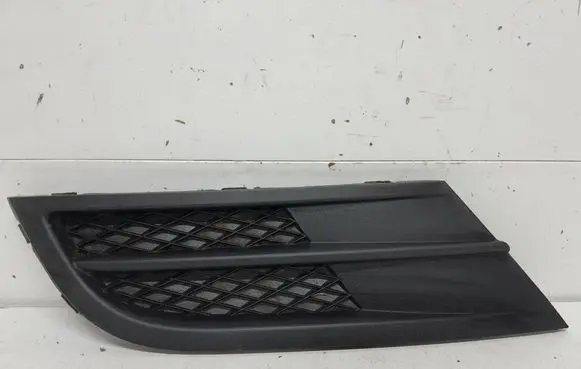 Volkswagen Jetta VI Front bumper lower grill 5C6853665H