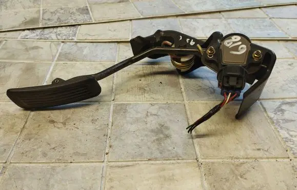 Toyota Corolla Verso E121 Accelerator throttle pedal