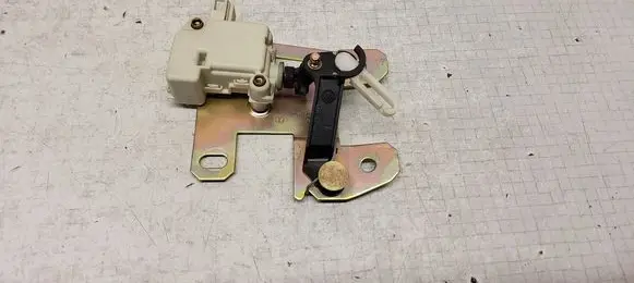 Volkswagen Touareg I Tailgate boot lock/latch motor 7L6827425