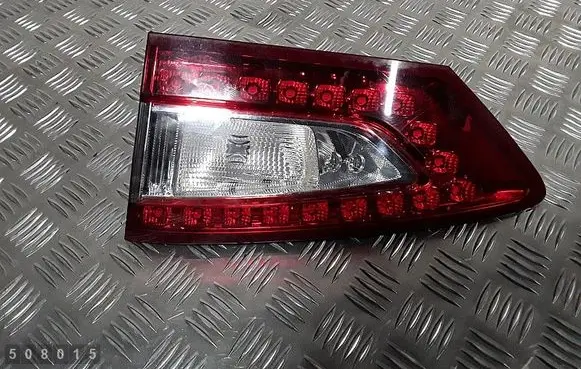 Tailgate rear/tail lights
