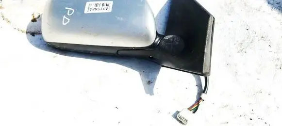 Toyota Avensis T250 Front door electric wing mirror E11015829