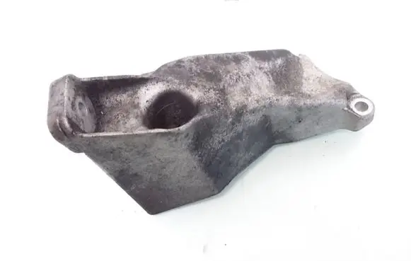 Volkswagen PASSAT B5.5 Engine mounting bracket 8D0199307P 8D0199307PMGH