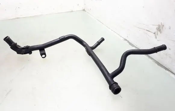 Volkswagen PASSAT B6 Engine coolant pipe/hose 03G121065H