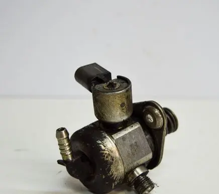 Audi A4 S4 B9 8W Fuel injection high pressure pump 04E127025D
