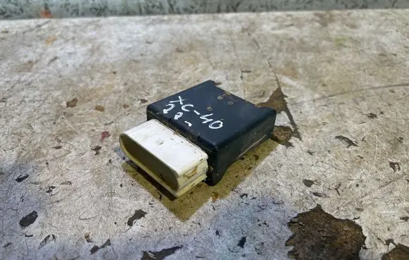 Volvo XC40 Fuel injection pump control unit/module 32203752 8888833608 2206901473