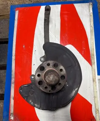 Mercedes-Benz E W211 Front wheel hub