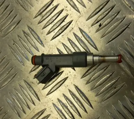 Toyota C-HR I Fuel injector 232500T110