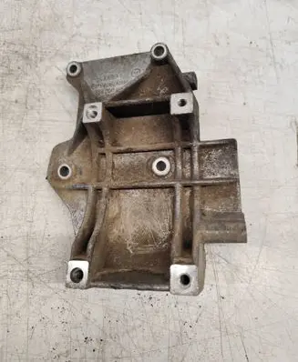 Volkswagen PASSAT B5 A/C compressor mount bracket 058260885C 523940