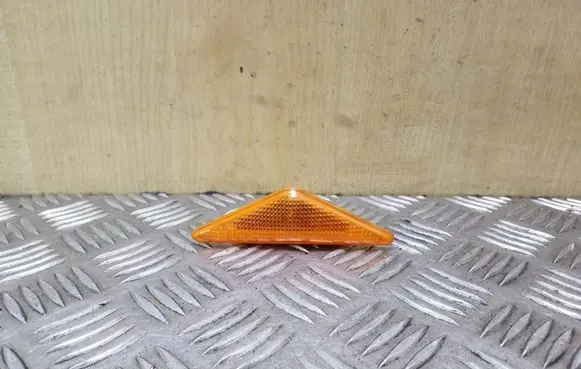 Ford Focus Front fender indicator light XS4H3K354A