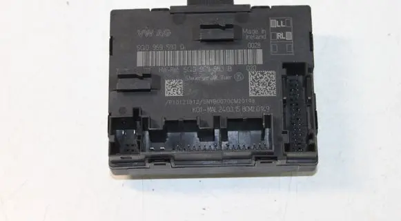 Audi A3 S3 8V Door control unit/module 5Q0959593D