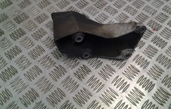 Audi A6 S6 C5 4B Engine mounting bracket 8DO199307P