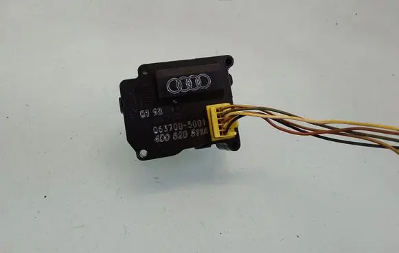Audi A8 S8 D2 4D Air flap motor/actuator 0637005001 4D0820511A