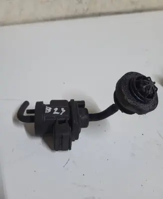 Mercedes-Benz E W211 Turbo solenoid valve A0005450427