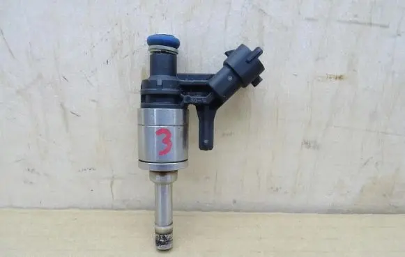 Peugeot RCZ Fuel injector 0261500