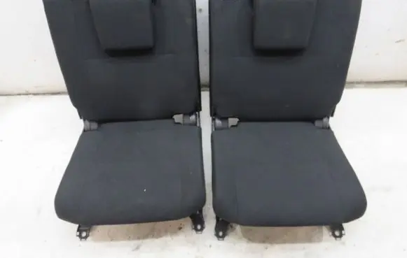 Mitsubishi Outlander Third row seats KRIS235789