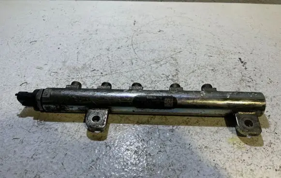 Opel Zafira B Fuel main line pipe 55209572 022621L4 0445214095