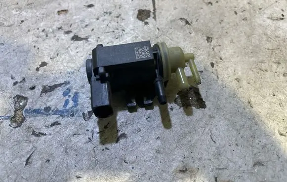 Seat Ibiza V (KJ) Turbo solenoid valve 1K0906627B 450907907 4011464A