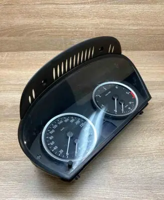 BMW 5 E60 E61 Speedometer (instrument cluster) 6983153 110080213 Gauge