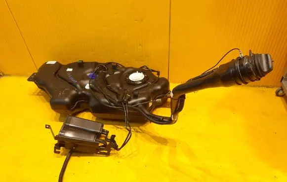 Renault Captur II Fuel tank 172037446R 172031163R 172026041R