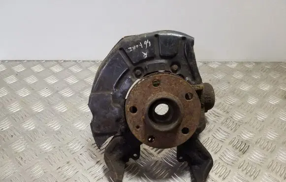 Volkswagen Golf IV Front wheel hub