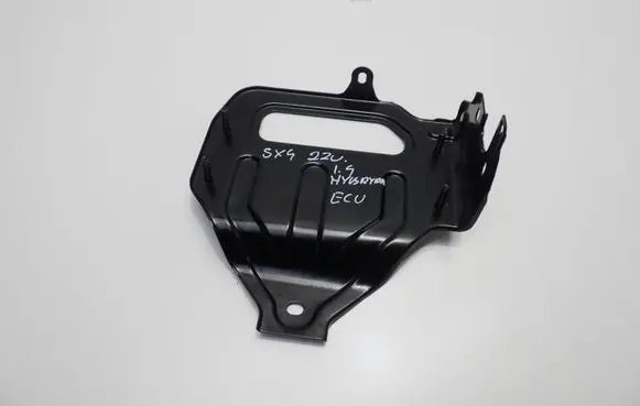 Suzuki SX4 S-Cross Engine control unit holder 