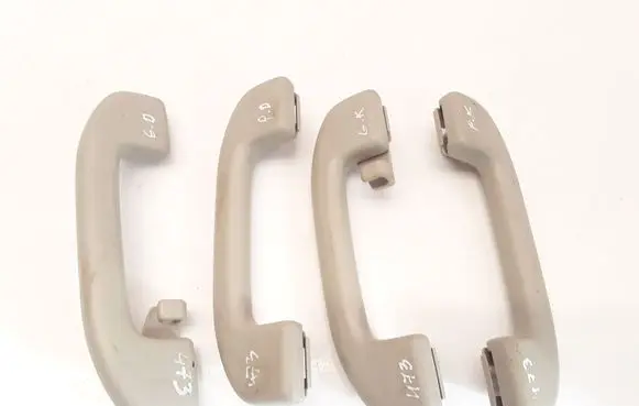 Infiniti M30 Rear interior roof grab handle
