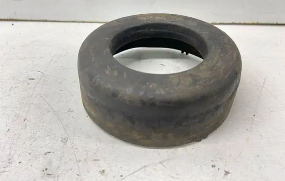 Mercedes-Benz 190 W201 Rear coil spring rubber mount 2013251044 A2013251044