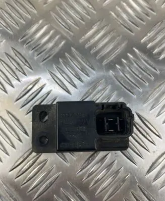 Lexus LS 430 Light washer relay 8594230010