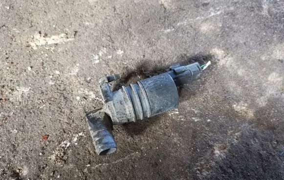 Citroen C6 Windscreen/windshield washer pump 9643447780