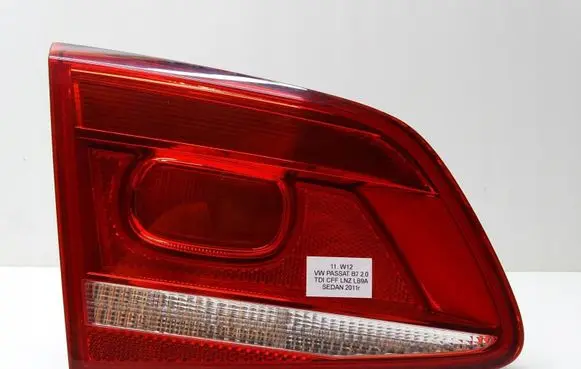 Volkswagen PASSAT B7 Tailgate rear/tail lights 3AE945093K