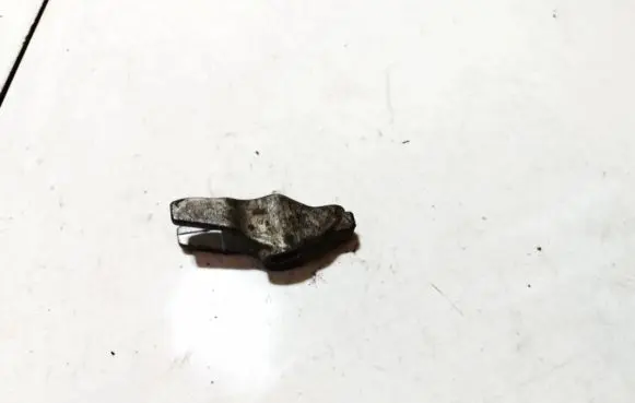 Opel Zafira B Fuel Injector clamp holder