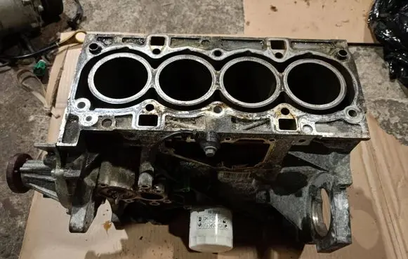 Ford Fiesta Engine block 8a6g-6015-AA