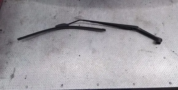 Chrysler Pacifica Front wiper blade arm