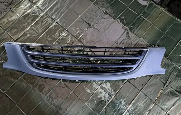 Toyota Avensis T220 Front grill 5341405010
