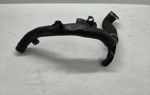 Skoda Octavia Mk2 (1Z) Intercooler hose/pipe 5N0145840C