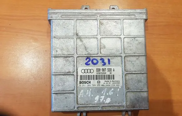 Audi A4 S4 B5 8D Engine control unit/module 8D0907558A 0261204504