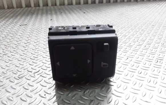 Nissan X-Trail T30 Wing mirror switch 040805