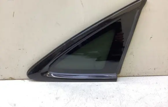 Jaguar E-Pace Rear side window